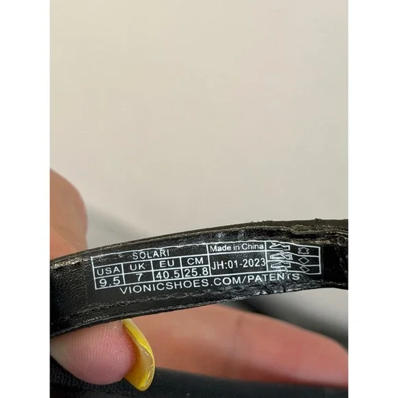 Vionic Solari Black Leather Thong Sandals Medallion Wedge Womens 9.5 JH:01-2023 - Picture 6 of 6